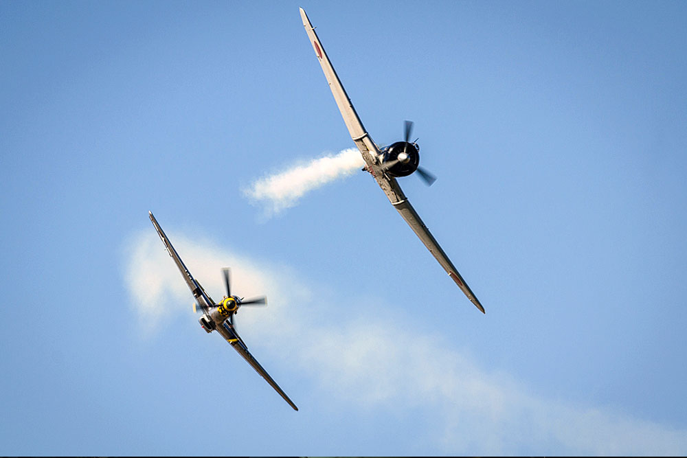 P-51 vs Zero dogfight at an airshow